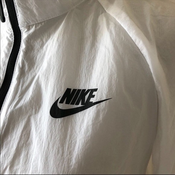 NWTNike running jacket 150$! - Picture 6 of 8